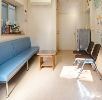 諸岡クリニックの待合室